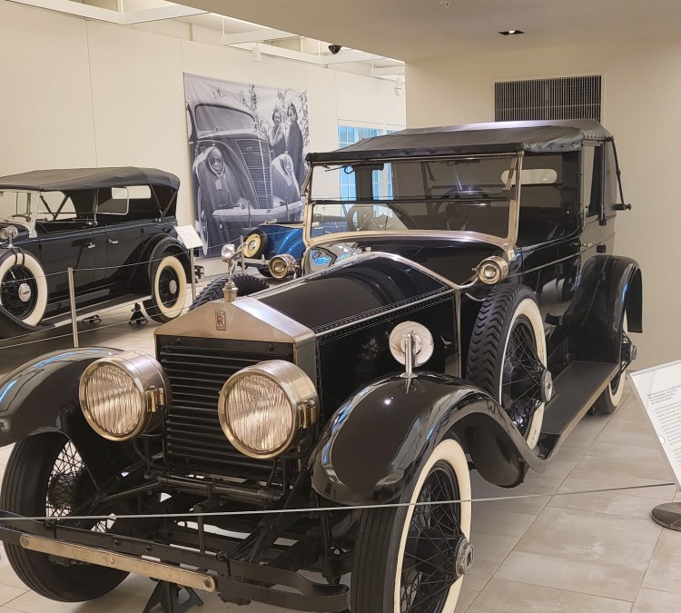 car-and-carriage-museum-photo